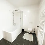 Modern Maisonette With Big Garden In *