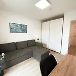 Modern Maisonette With Big Garden In Apartment *