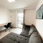 Modern Maisonette With Big Garden In Apartment