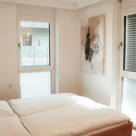 Modern Maisonette With Big Garden In Apartmán