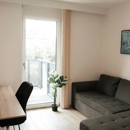 Modern Maisonette With Big Garden In Apartmán