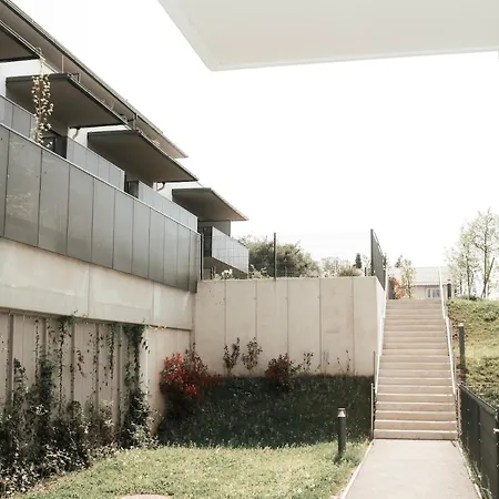 Modern Maisonette With Big Garden In Štýrský Hradec