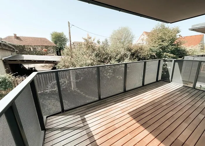 Modern Maisonette With Big Garden In Apartment