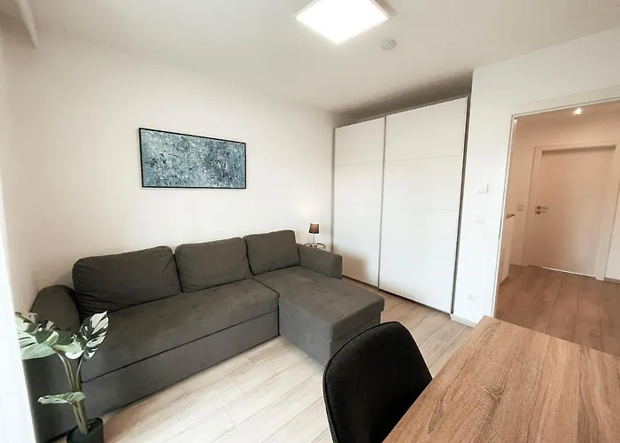 Modern Maisonette With Big Garden In Apartment *